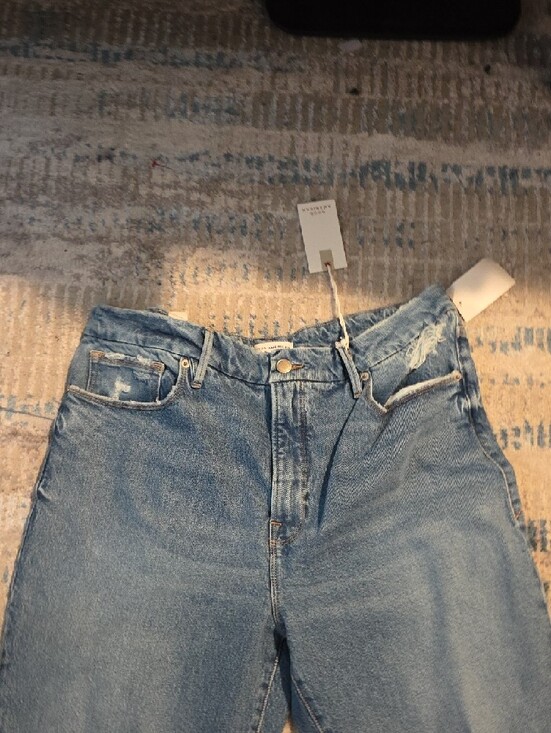 Good American Denim - Good American Straight Jeans in Light Blue Denim